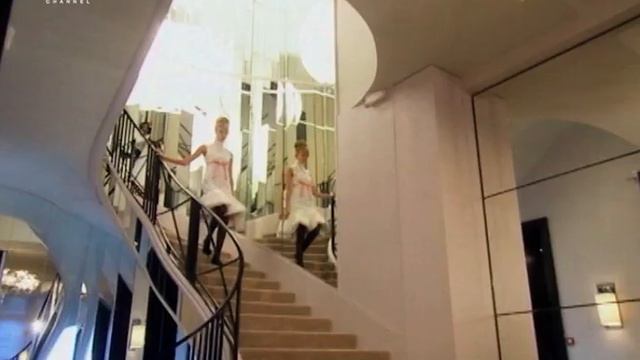 CHANEL Fall 2002 Haute Couture - Fashion Channel смотреть онлайн
