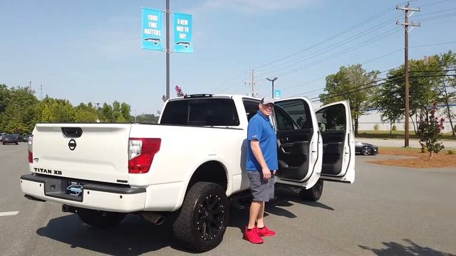 2017 Nissan Titan XD смотреть онлайн