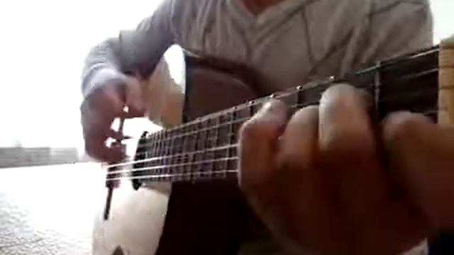 Тоже поет и играет Максим смотреть онлайн