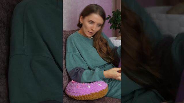 ДЕВЧОНКИ УГОВОРИЛИ ПАПУ НА СЕРЁЖКУ) на кого он был с ней похож?#shorts смотреть онлайн