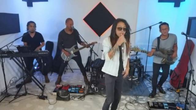 The Flame - Ice Bucket Band Cover (Cheap Trick)(FB LIVE Nov. 22) смотреть онлайн