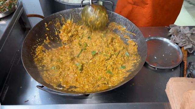 Popular Uncle's Egg Fried Rice in Bangalore | Indian Street Food смотреть онлайн