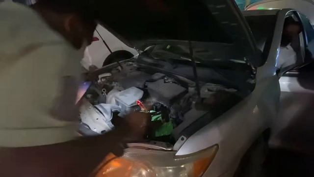 Helping Pare With My Portable Jump Starter (70 Mai)