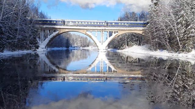 «Рускеальский экспресс» на мосту через зимнюю Янисйоки смотреть онлайн