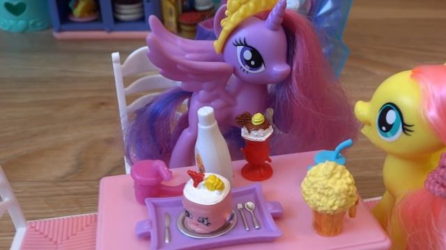 My little pony. Приезд Тёти Старлайт. Рождение сестрёнки. 7 часть. смотреть онлайн