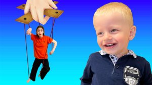 Младший Брат УПРАВЛЯЕТ Моей Жизнью 24 часа!!