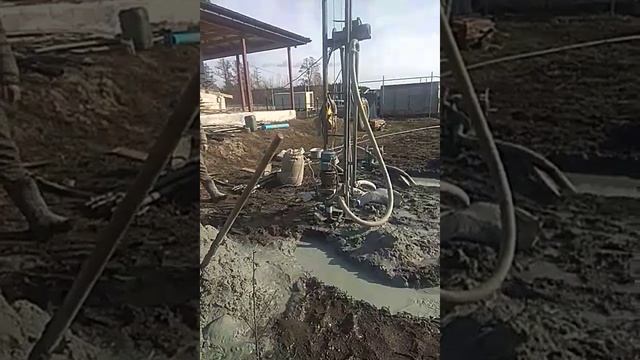 Бурение скважины на 65 метров . Киевская область с. Рожны. смотреть онлайн