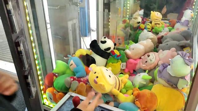 Играю в аппарат Хватайка смотреть онлайн