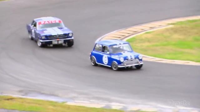 2014 Australian Muscle Car Masters - Mini vs Mustang смотреть онлайн