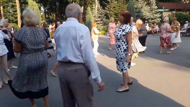 Пусть плачут те, кому мы не достались!!!Танцы в парке Горького!!!Харьков 2021 смотреть онлайн