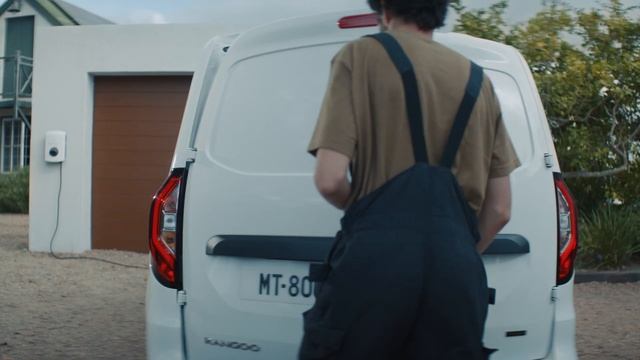 Renault Kangoo Van E-Tech Electric – programmation de la température смотреть онлайн