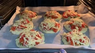 МИНИ ПИЦЦА в Духовке! Исчезает Мгновенно! смотреть онлайн