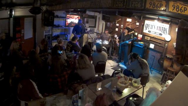 Felix and the Hurricanes, Sweet Marissa Live at Speals Tavern смотреть онлайн