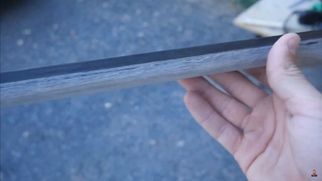 Мастер сделает гитару даже из газет! Как такое вообще возможно? смотреть онлайн