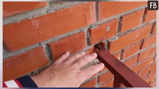 Стеклянный дом: россиянка построила жилище из бутылок всего за 14 дней смотреть онлайн