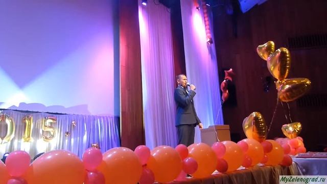 Дмитрий Сергиенко исполняет песню Фрэнка Синатры "My way" смотреть онлайн