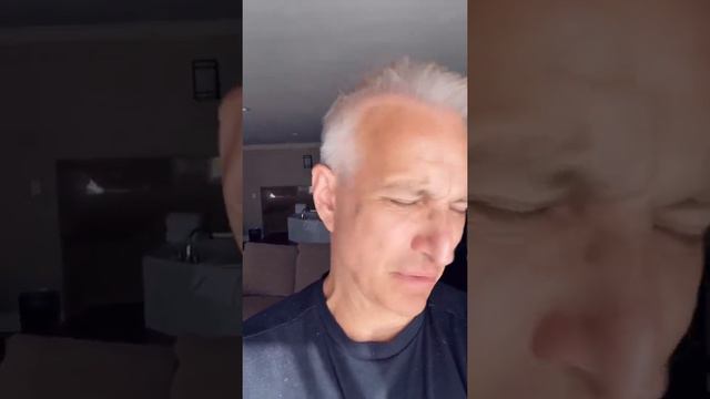 Bronson Pinchot смотреть онлайн