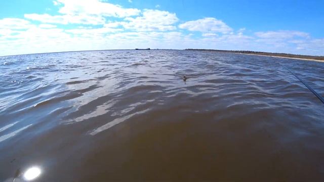 Ловля плотвы весной.Рыбалка на Ладоге 2020.Штрафы за мотор. смотреть онлайн