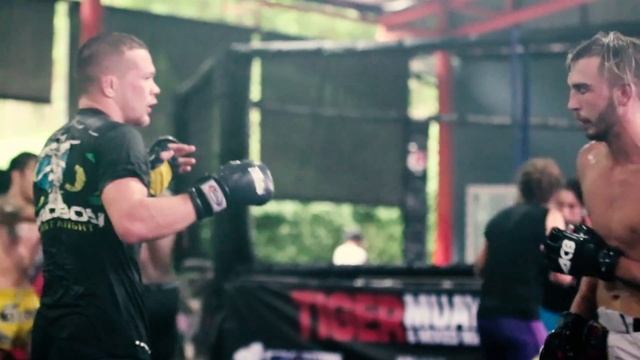 Petr "No Mercy" Yan training camp for UFC Singapore смотреть онлайн