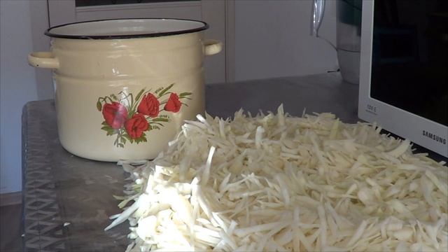КВАШЕНАЯ КАПУСТА / ХРУСТЯЩАЯ И ВКУСНАЯ / САМЫЙ ПРОСТОЙ РЕЦЕПТ смотреть онлайн