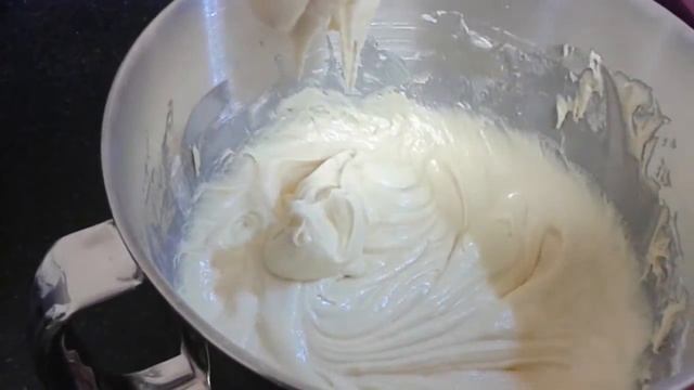 AEG UltraMix Stand mixer KM4000 смотреть онлайн