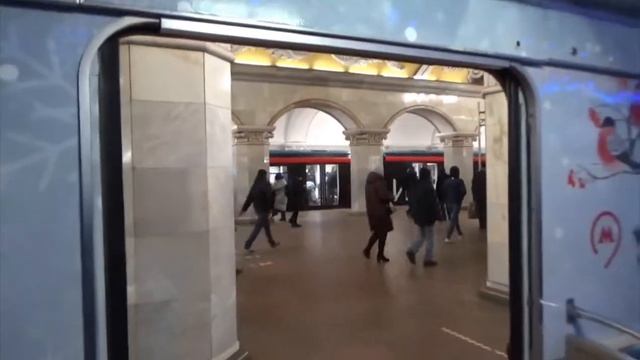 Новогодний поезд 2021 в Московском метро. "Возвращение Еж3 и Ем-508Т" смотреть онлайн