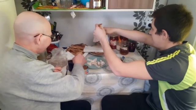 Матвейка работает ?В гостях у сестры Стряпаем? Матвейка художник ? смотреть онлайн