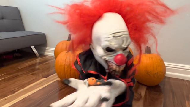 HANGING OUT WITH YOUNG CROUCHY FOR A DAY‼️SPIRIT HALLOWEEN‼️ смотреть онлайн