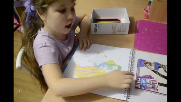 Рисунки для девочек раскраска Модная наездница с наклейками и трафаретом Style me up