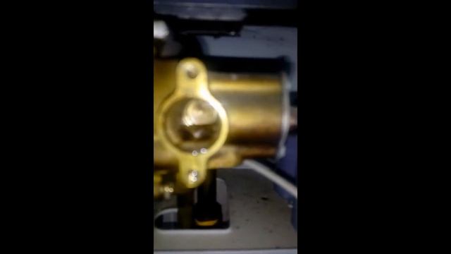 Газовая колонка VEKTOR 20-W, потекла и прогорела. смотреть онлайн