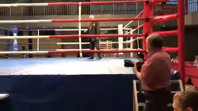 Юлия Санкина, тренер по боксу, получает ключи от автомобиля / www.krasnoturinsk.info смотреть онлайн