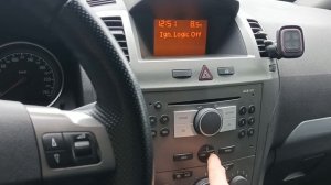 Тех Осмотр. Опель Зафира Б: установка времени, языка и даты, а так же авто включение радио.