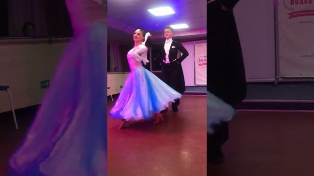 Бальные танцы на теплоходе Александер Суворов смотреть онлайн