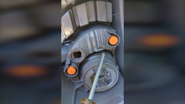 Prius C / Toyota Aqua Tail Light Replacement Step By Step