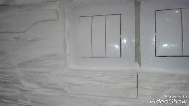 Обход розеток и выключателей декоративной плиткой без видимых отверстий и швов. смотреть онлайн