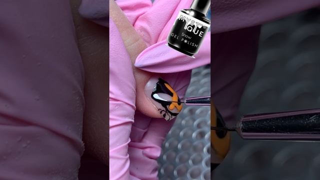 Неожиданный поворот событий с дизайном ногтей? чёрный стильный маникюр растяжка блёстками у кутикул смотреть онлайн