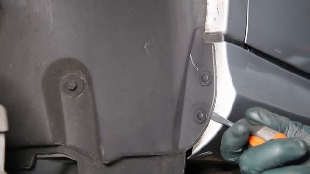 Removing Plastic Auto Body Fasteners смотреть онлайн