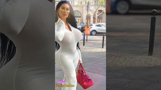 Paris Herms ? Update Biography & Wiki | Lifestyle | Plus Size Model | Social Media Influencer.