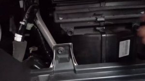 Как поменять салонный фильтр на Mazda cx 5