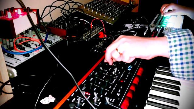 #Jamuary2018 14 (Monologue, Volca FM, DRM1, Doepfer Dark Energy, BeatStep Pro) смотреть онлайн