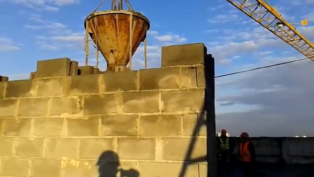 ЖК Флагман. Бетонирование стяжки кровли (секция 4 дома 3) видео 2 смотреть онлайн