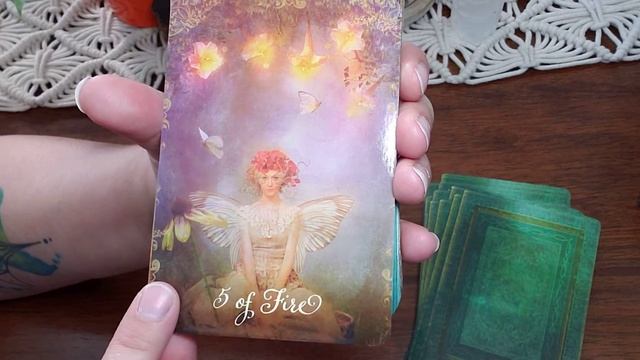 The Good Tarot Flip Through/Review смотреть онлайн