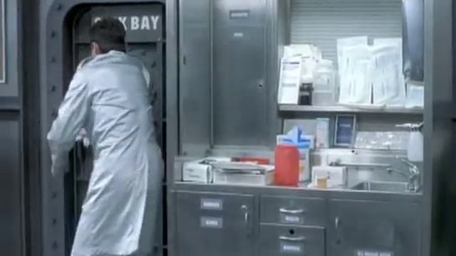 Austin Powers: Goldmember - Austin & Mini-Me Get a Physical смотреть онлайн