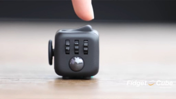 Гаджет для нервных - Fidget Cube смотреть онлайн