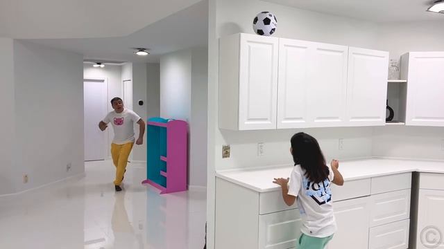 Nastya and a story about friendship and helping elders смотреть онлайн