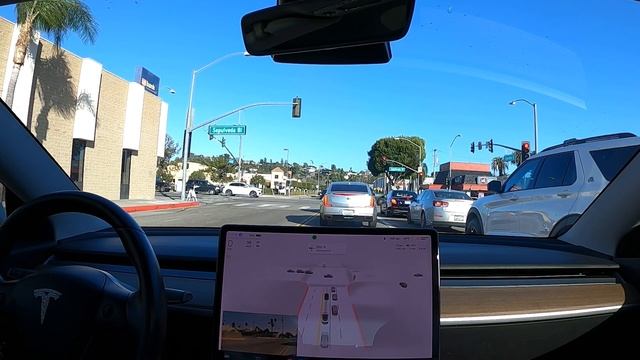 FSD Beta 10.69.25.2 Handling Weird Intersection (Ep. 1) смотреть онлайн