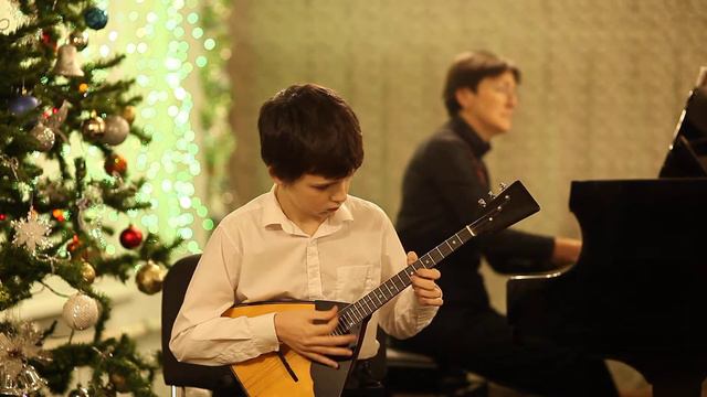 Иванов Вася, 10 лет, г. Санкт-Петербург-Рус. нар. песня "Коробейники" смотреть онлайн