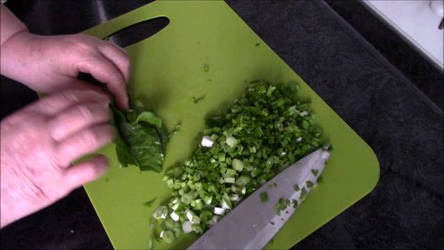 Довга - кисломолочный суп с зеленью, вкусно как в холодном, так и в горячем виде! смотреть онлайн