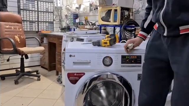 стиральная машина продолжает работать даже после отключения из розетки ? как такое возможно??? смотреть онлайн