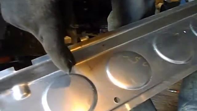 Ремонт автомобиля Ока.Своими руками Меняем пороги и усилители ч 3 смотреть онлайн